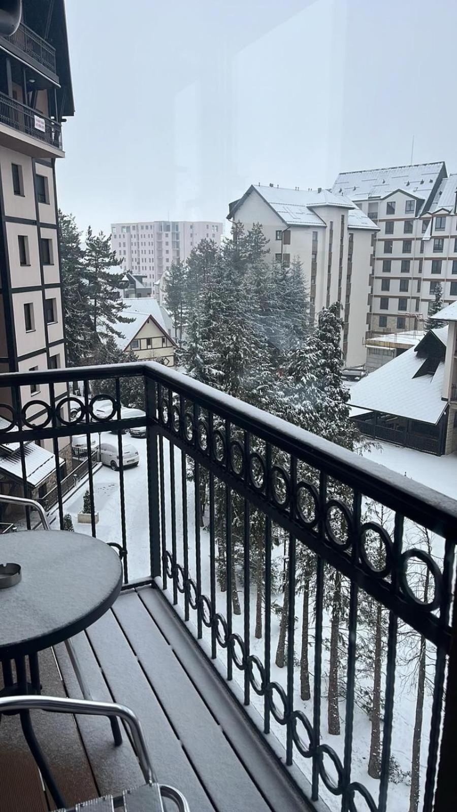 Apartment 21