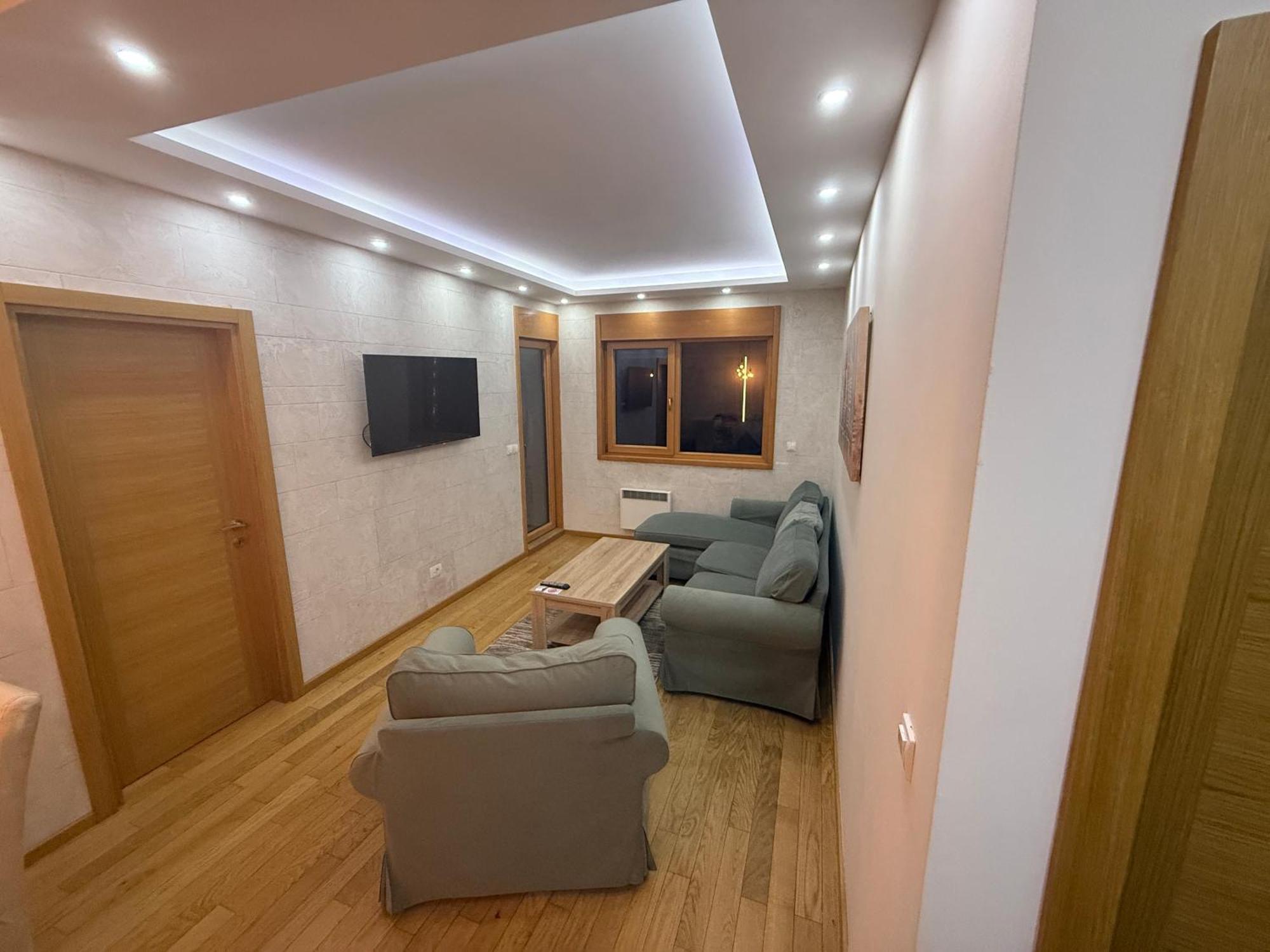 Apartment 21 *